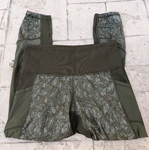 Lululemon Dark Green 7/8 Leggings Leaf Print